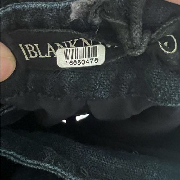 BLANKNYC Set Sail Linen Shorts - Picture 7 of 9